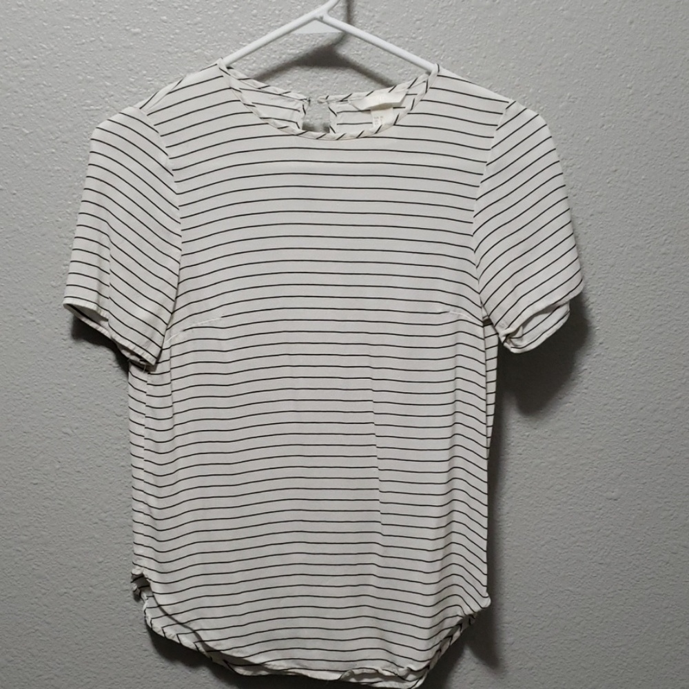 Womens short sleeve top